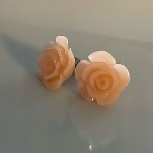 Peach flower studs